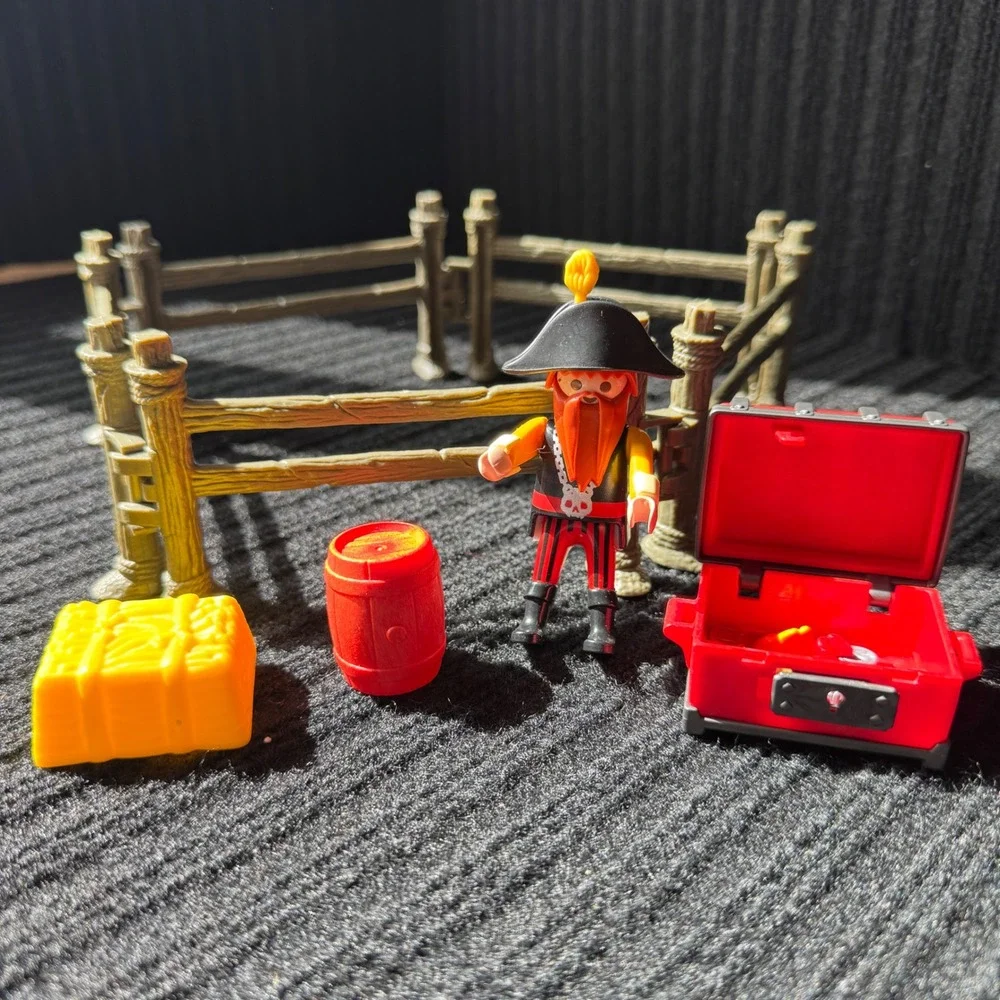 Vintage Playmobil Pirate Figure with Treasure Chest Fence and Accessories 1993